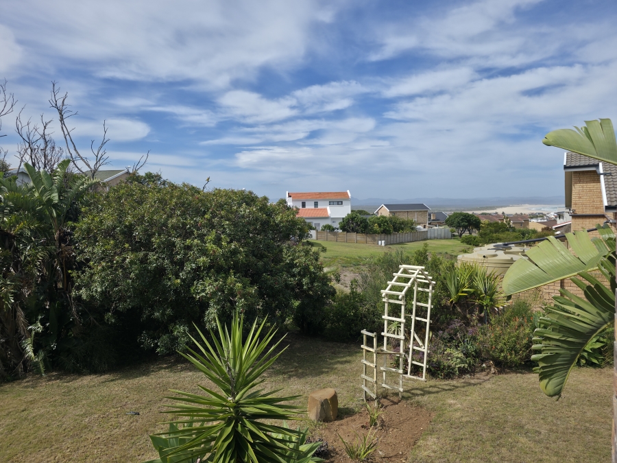 3 Bedroom Property for Sale in Wavecrest Eastern Cape